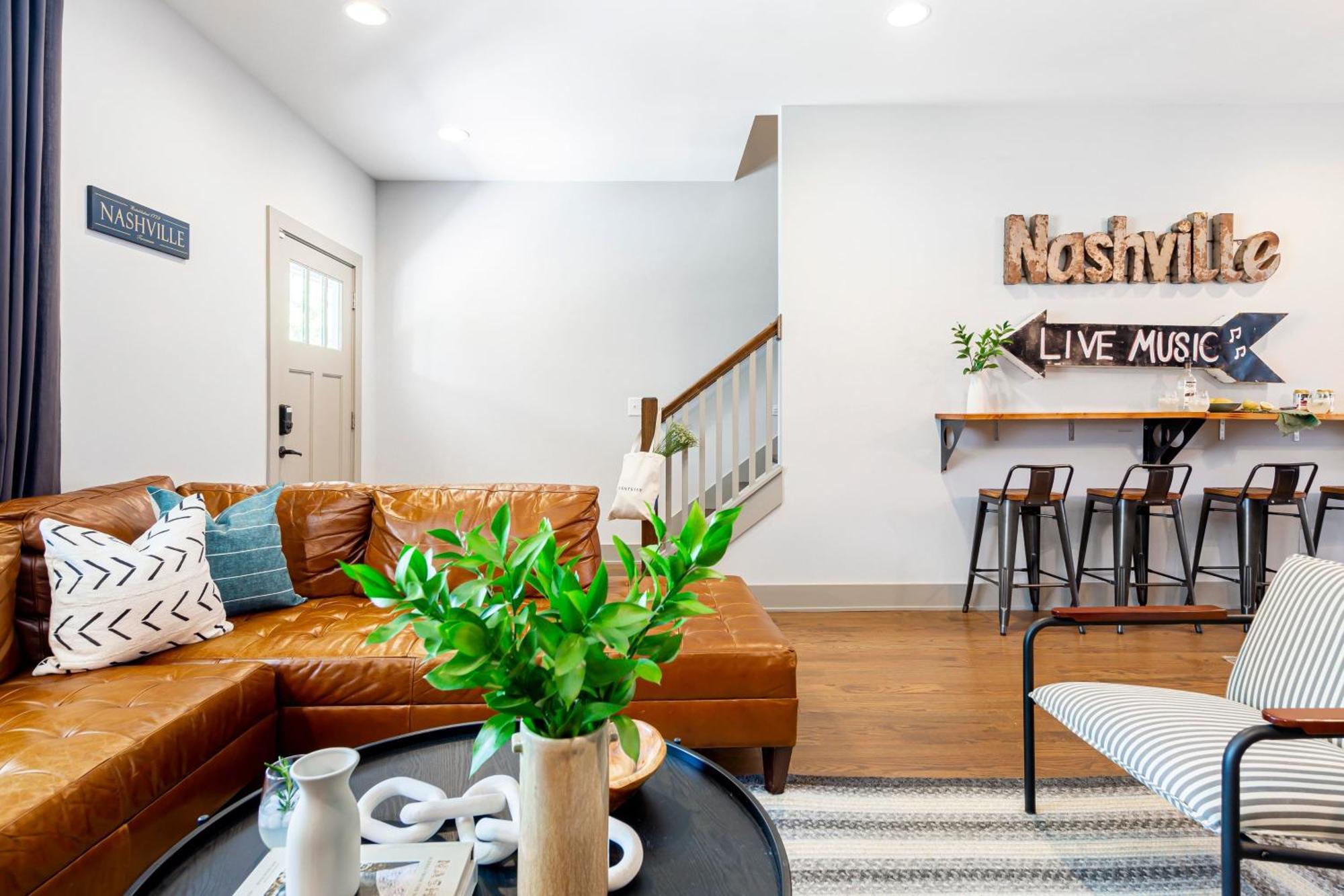 Waverly By Avantstay Nashville-Inspired Townhome W Luxury Kitchen Pool Table Екстер'єр фото